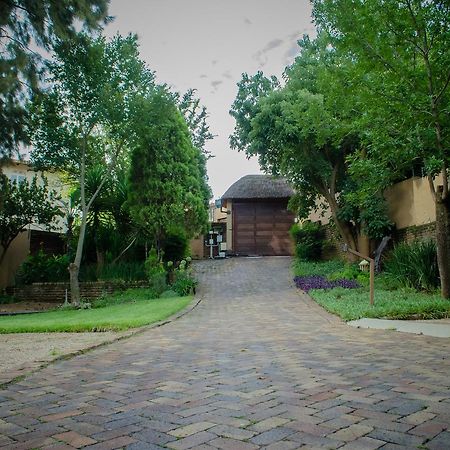 The Rivonia River Lodge Johannesbourg Extérieur photo