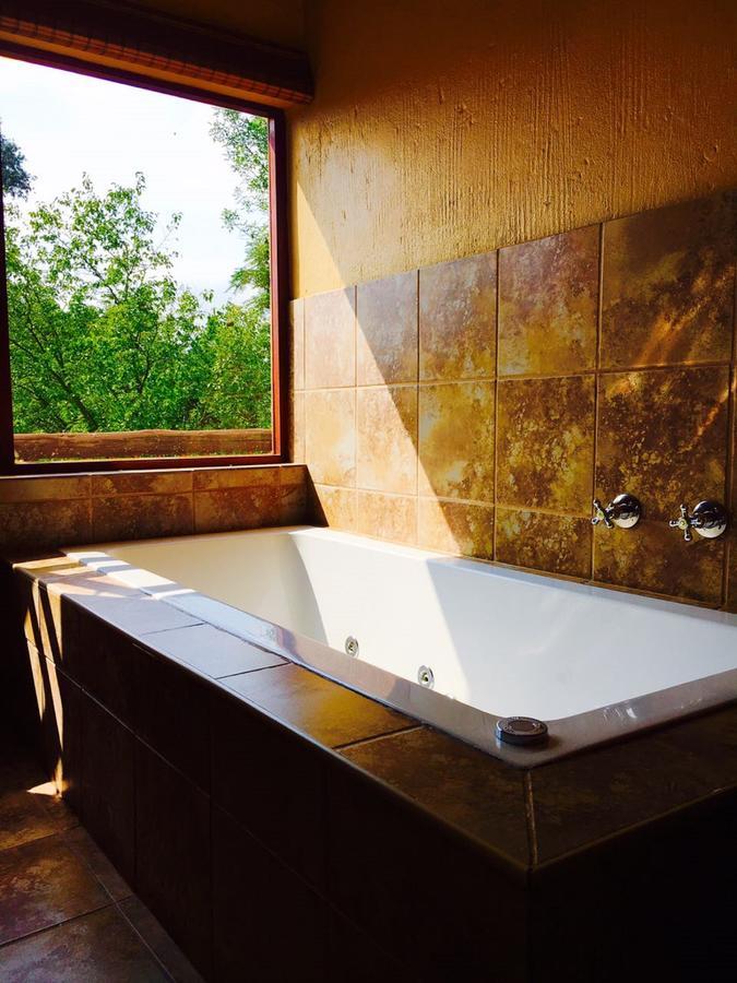 The Rivonia River Lodge Johannesbourg Extérieur photo