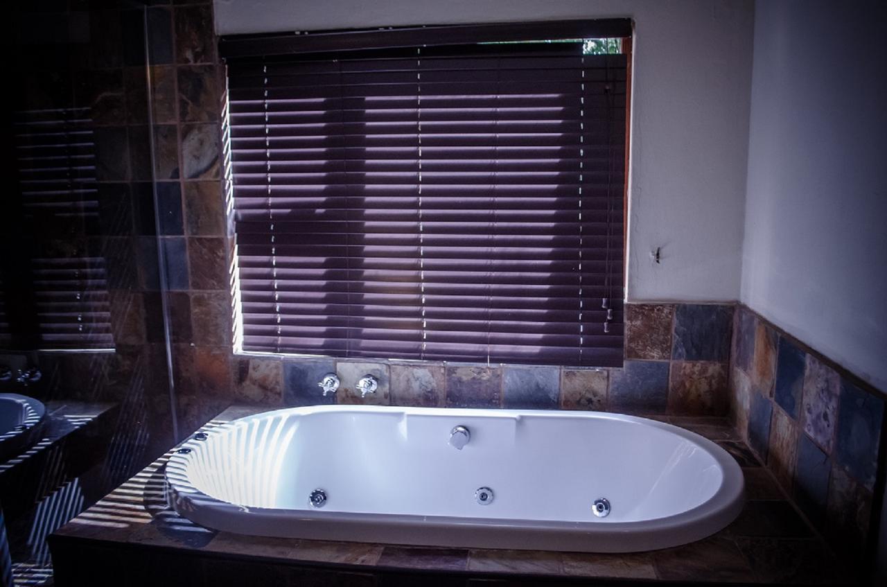 The Rivonia River Lodge Johannesbourg Extérieur photo
