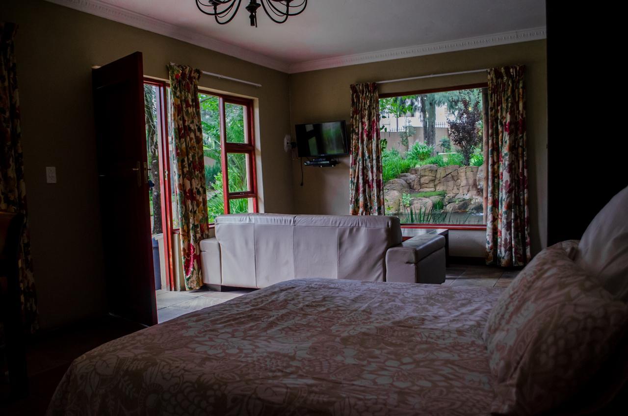 The Rivonia River Lodge Johannesbourg Extérieur photo