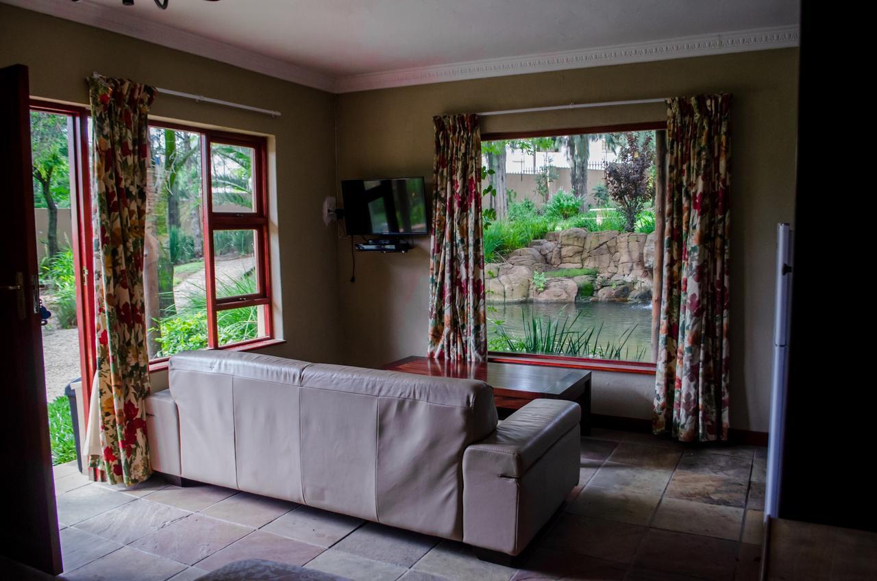The Rivonia River Lodge Johannesbourg Extérieur photo